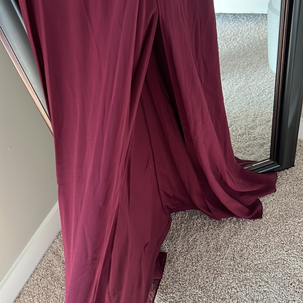 Burgundy maxi dress from fashionnova size small - Picture 6 of 7